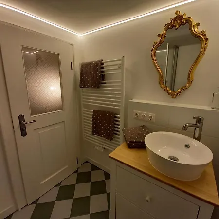 Neu! Im Lueftlmalereck, Hennalahaus Apartment Oberammergau