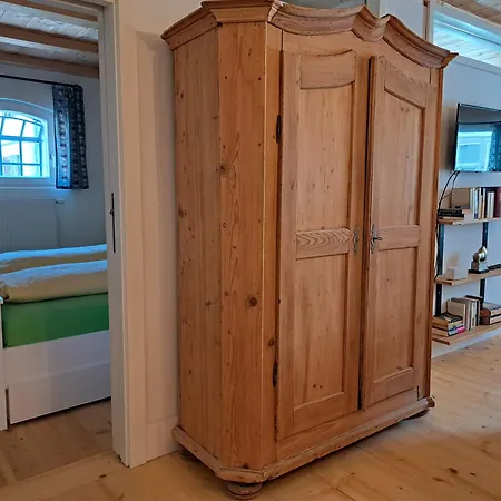Neu! Im Lueftlmalereck, Hennalahaus