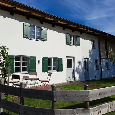 Neu! Im Lueftlmalereck, Hennalahaus Lejlighed Oberammergau