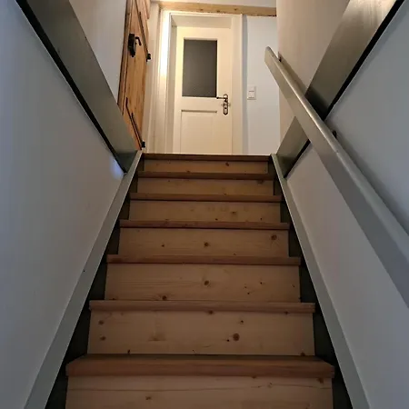 Neu! Im Lueftlmalereck, Hennalahaus Apartment