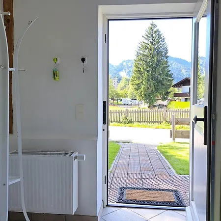 Neu! Im Lueftlmalereck, Hennalahaus Apartment