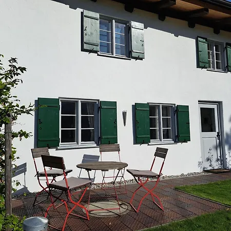 Neu! Im Lueftlmalereck, Hennalahaus *
