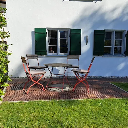 Neu! Im Lueftlmalereck, Hennalahaus Lejlighed Oberammergau