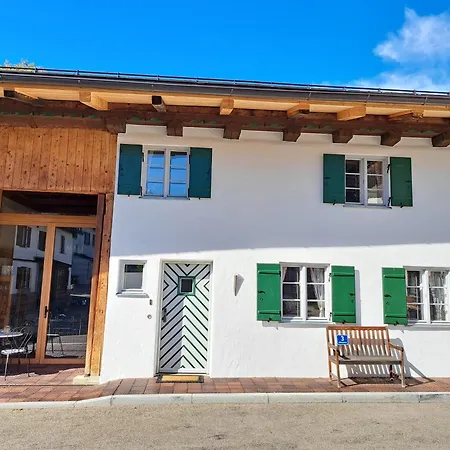 Neu! Im Lueftlmalereck, Hennalahaus Apartment *