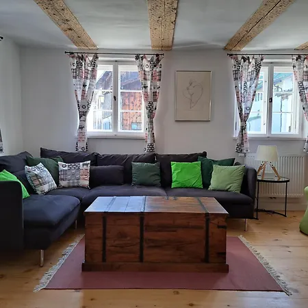 Lejlighed Neu! Im Lueftlmalereck, Hennalahaus
