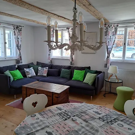 Neu! Im Lueftlmalereck, Hennalahaus Apartment