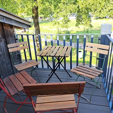 Neu! Im Lueftlmalereck, Hennalahaus *