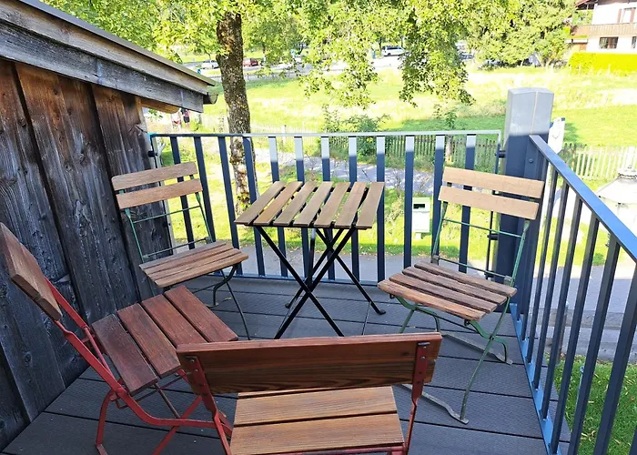 Neu! Im Lueftlmalereck, Hennalahaus *